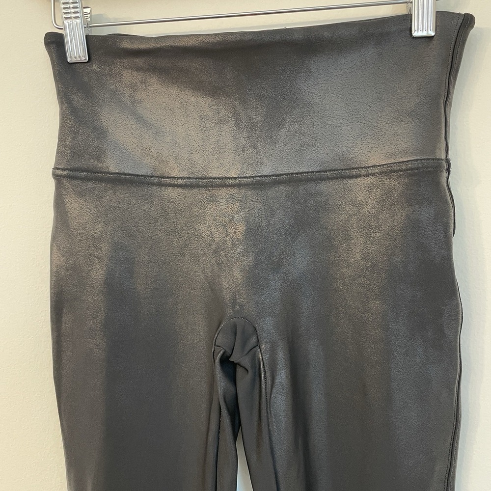SPANX High Waisted Faux Leather Leggings M Black Pebbled Texture Yoga Athleisure - Picture 4 of 14